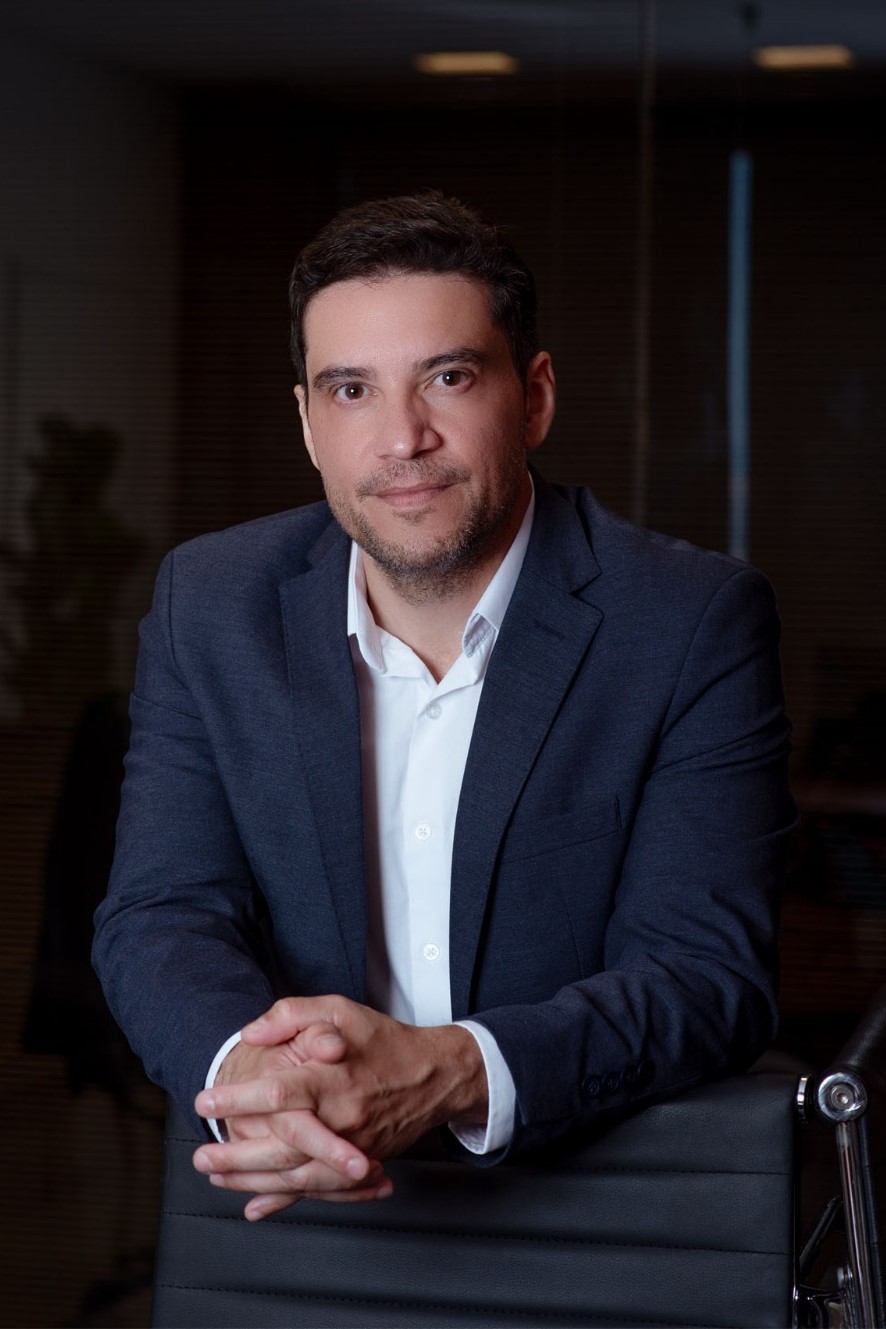 Dr. Thiago Borges